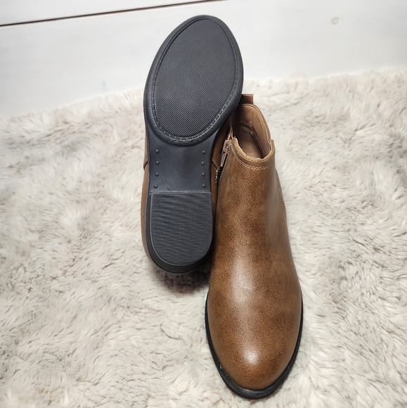 Sugar Tabby Women's Short Brown Booties - Picture 5 of 6